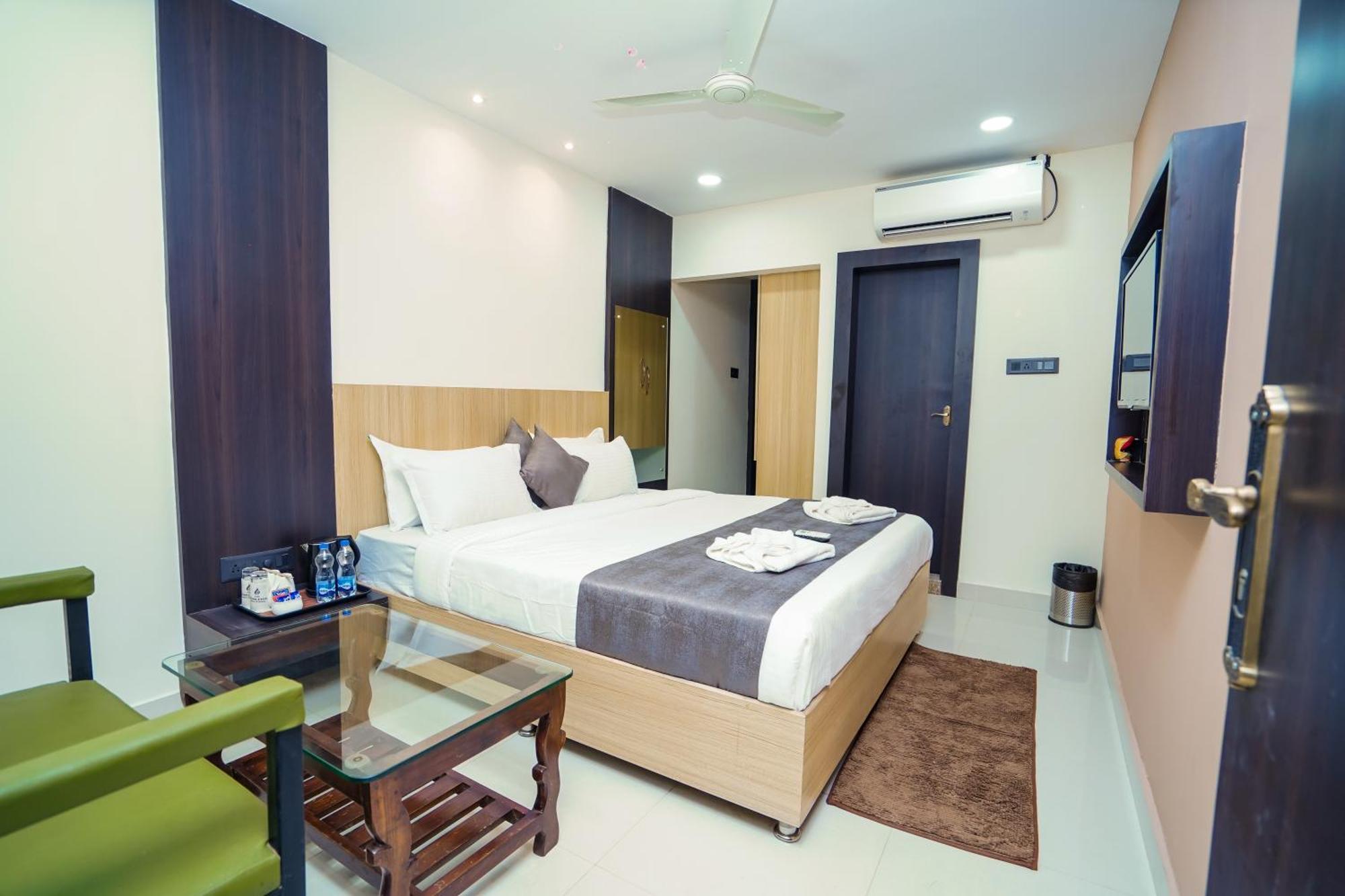 Hotel Middleton Nxt Bhubaneswar Dış mekan fotoğraf