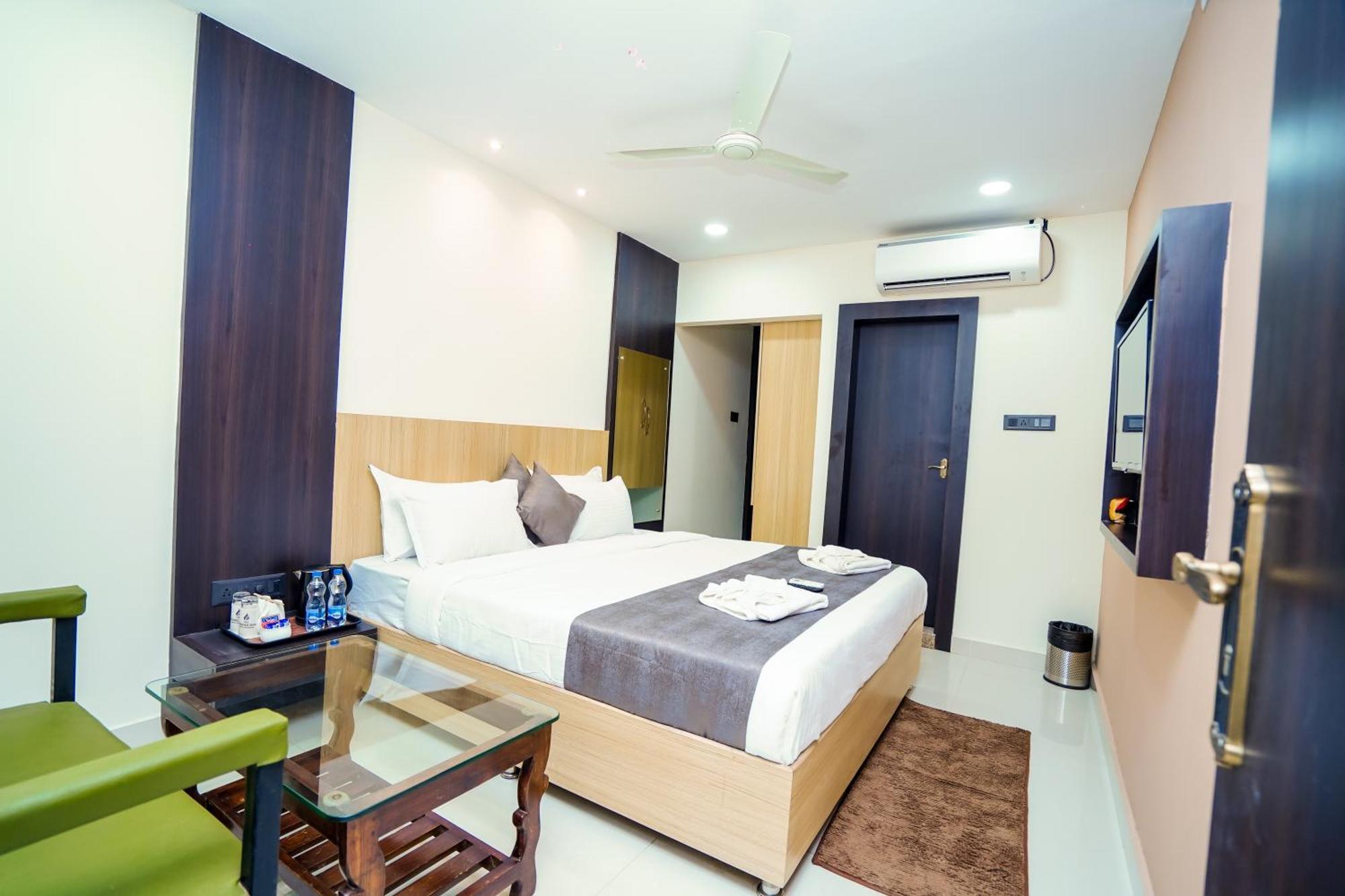 Hotel Middleton Nxt Bhubaneswar Dış mekan fotoğraf