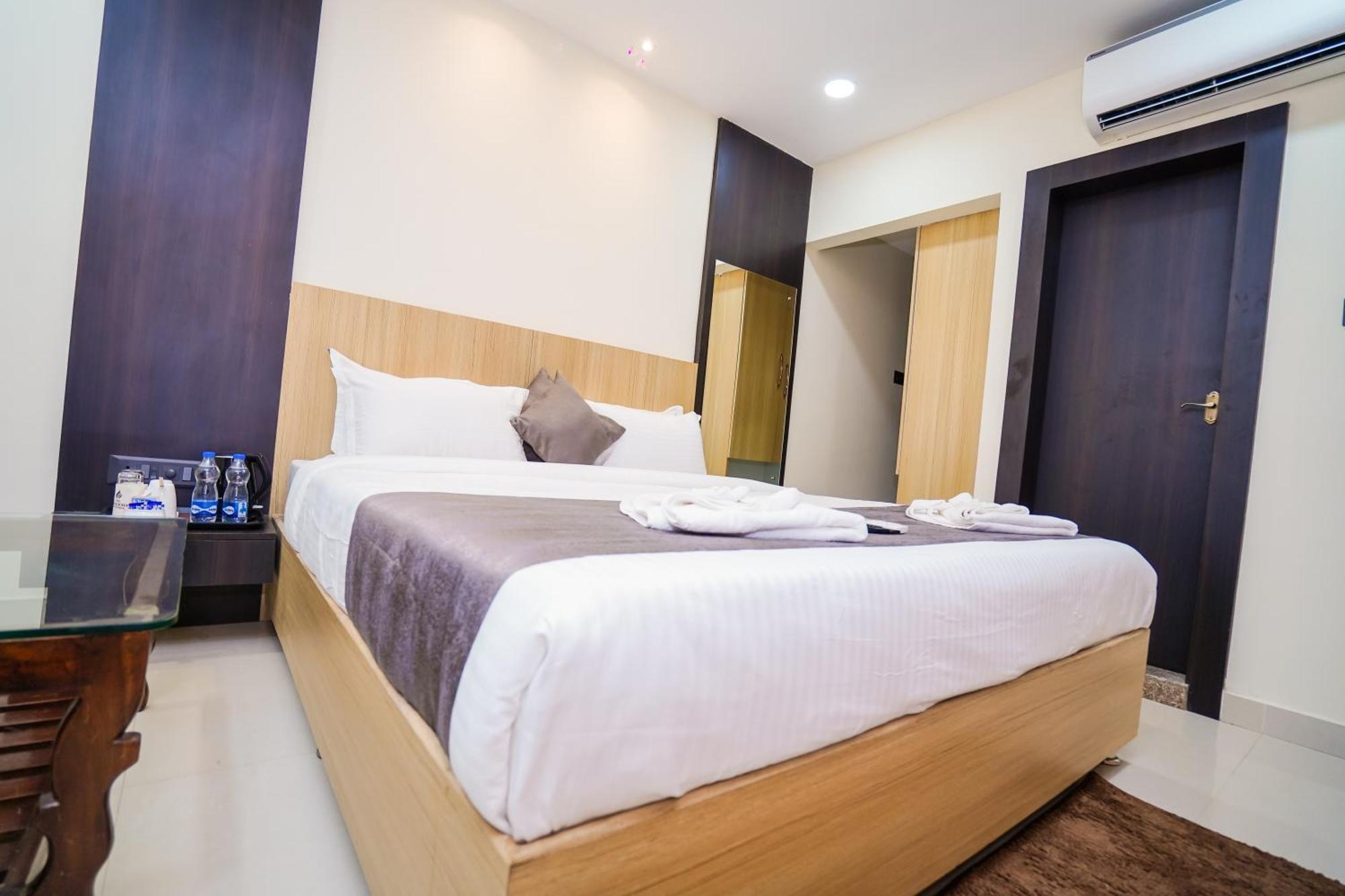 Hotel Middleton Nxt Bhubaneswar Dış mekan fotoğraf